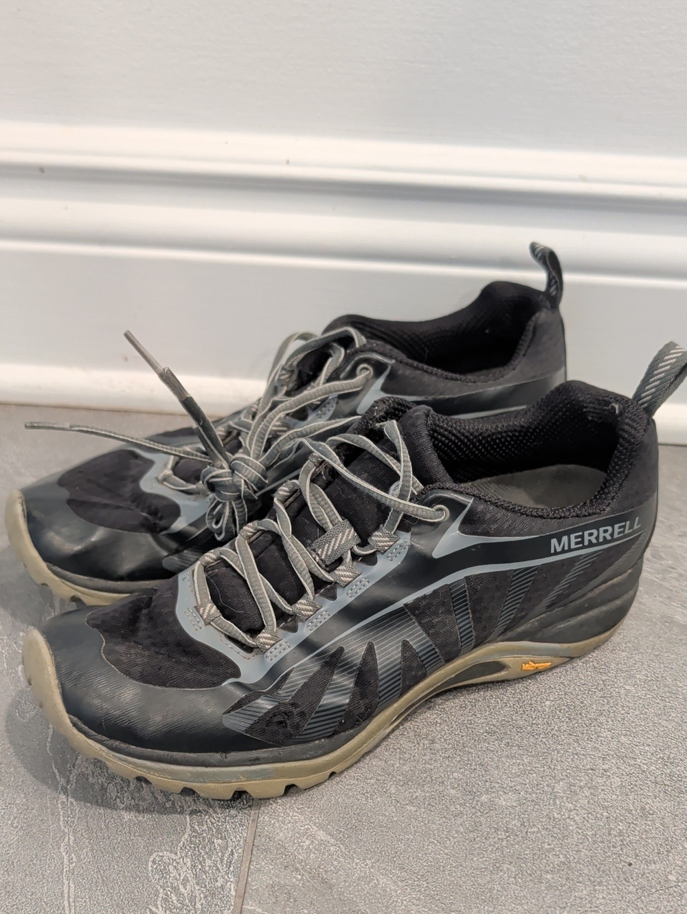 Merrell Vibram Womens Size 9 US Siren Edge Hiking Minimal Shoe Gray Black
